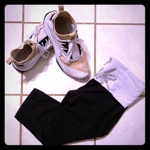 Pink yoga cropped leggings